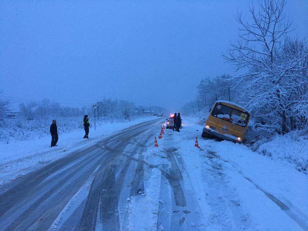 Два ребенка пострадали в ДТП со школьным автобусом на Кубани