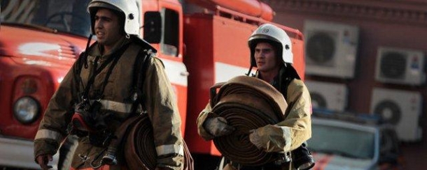 Большой пожар произошел в Таганроге в пятиэтажном доме