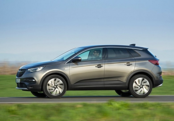 Автомобили Opel возвращаются на рынок России с двумя моделями