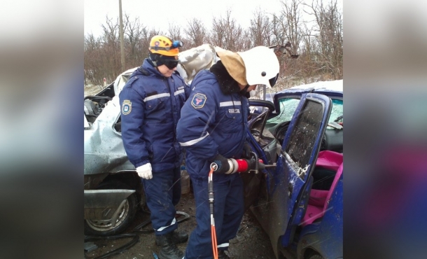 Оба водителя погибли в лобовом ДТП на трассе в Ростовской области