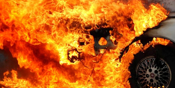 В Астраханской области экс-депутату-оппозиционеру сожгли автомобиль